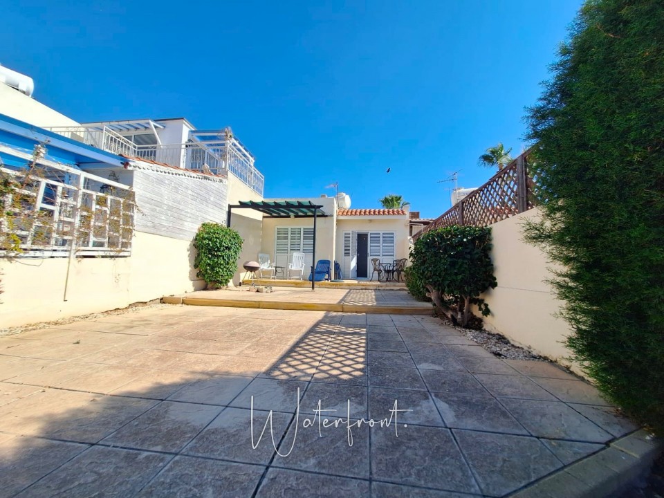 Bungalow For Sale  in  Chloraka