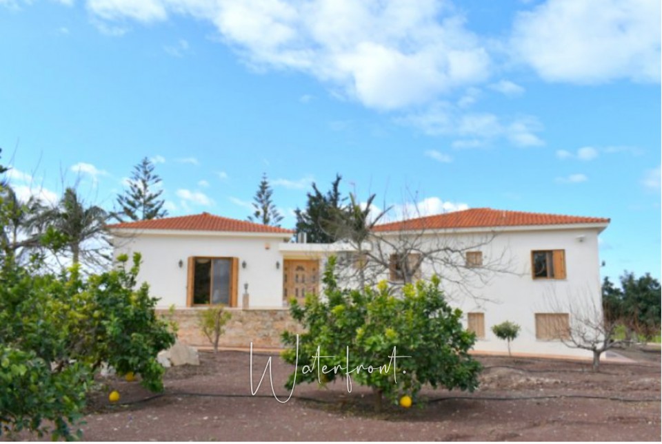 Bungalow For Sale  in  Sea Caves - St.George