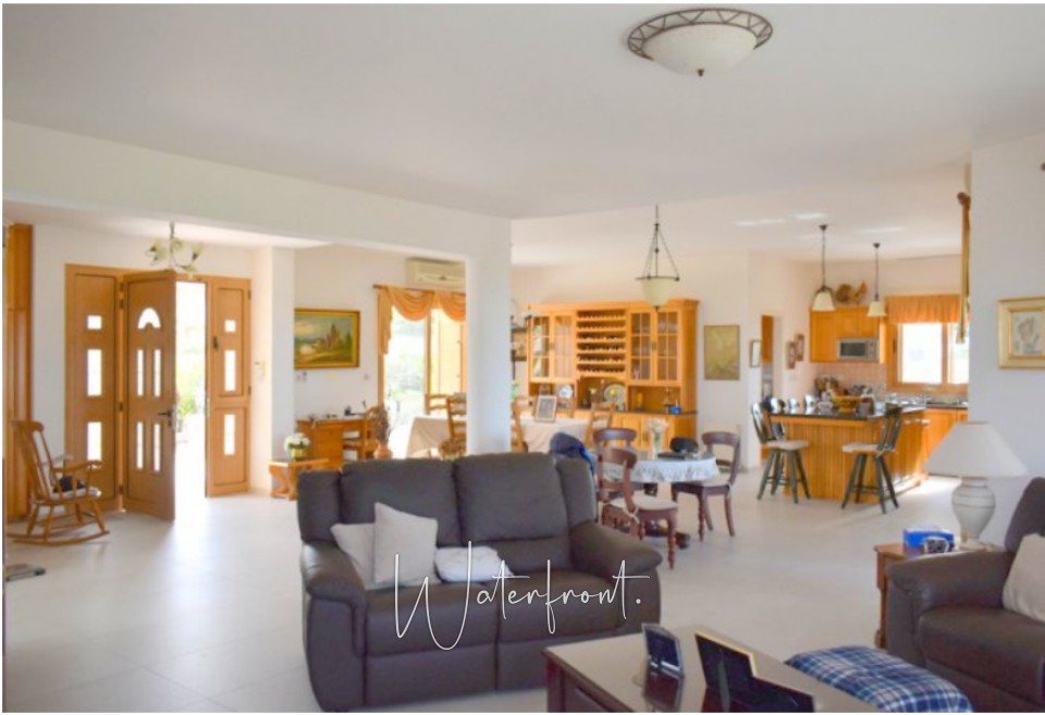 Bungalow For Sale  in  Sea Caves - St.George