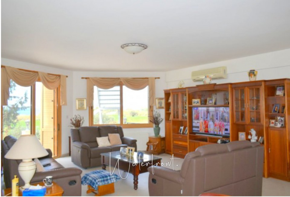 Bungalow For Sale  in  Sea Caves - St.George