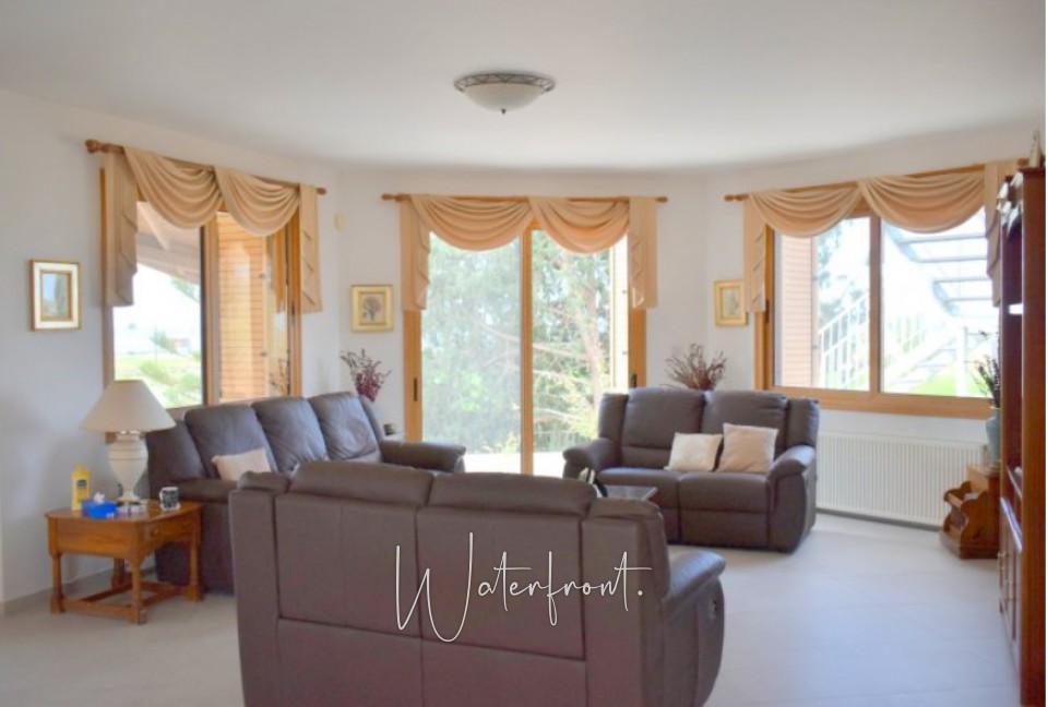 Bungalow For Sale  in  Sea Caves - St.George