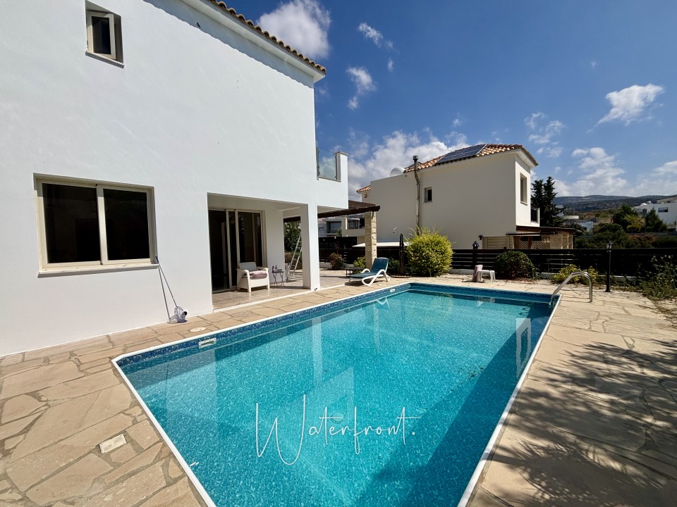 Detached Villa For Sale  in  Peyia