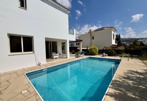 Detached Villa For Sale  in  Peyia