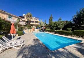 Town House For Sale  in  Peyia