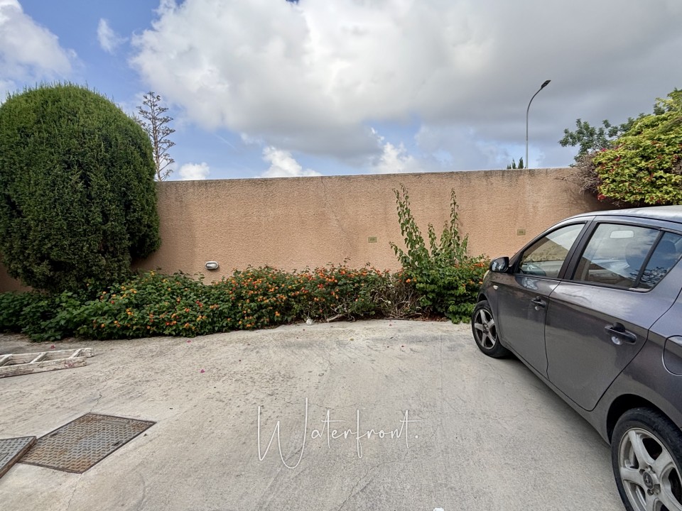 Apartment For Sale  in  Peyia