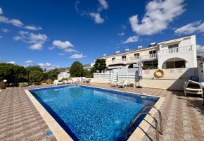 Town House For Sale  in  Peyia