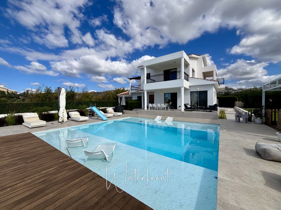 Detached Villa For Sale  in  Peyia