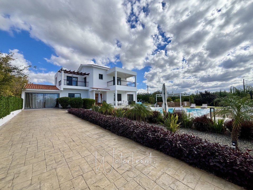 Detached Villa For Sale  in  Peyia