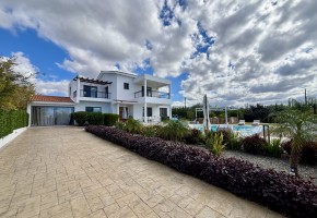 Detached Villa For Sale  in  Peyia