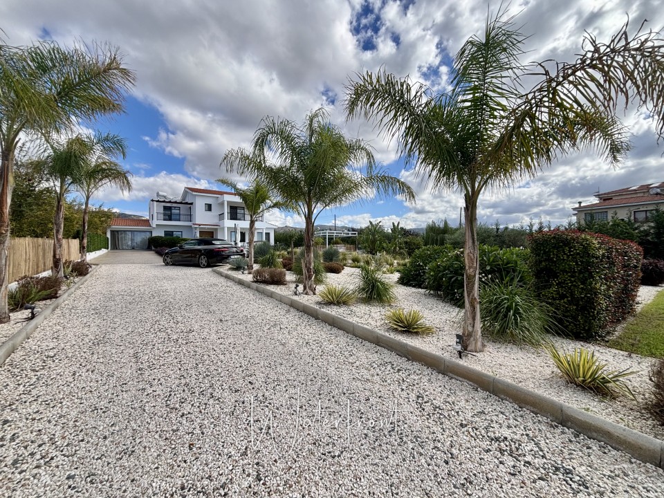 Detached Villa For Sale  in  Peyia