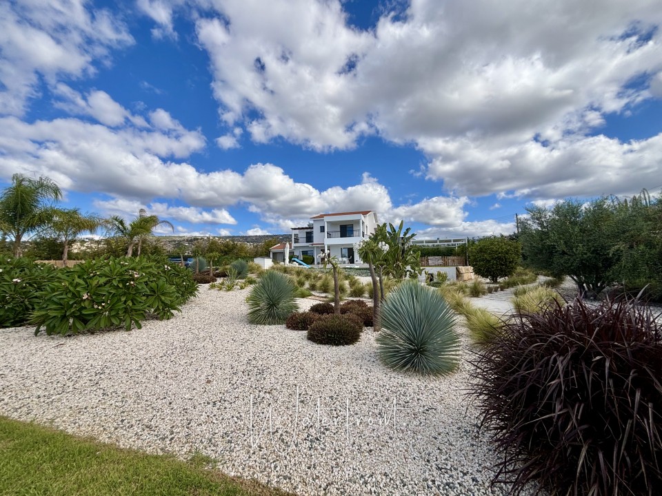 Detached Villa For Sale  in  Peyia