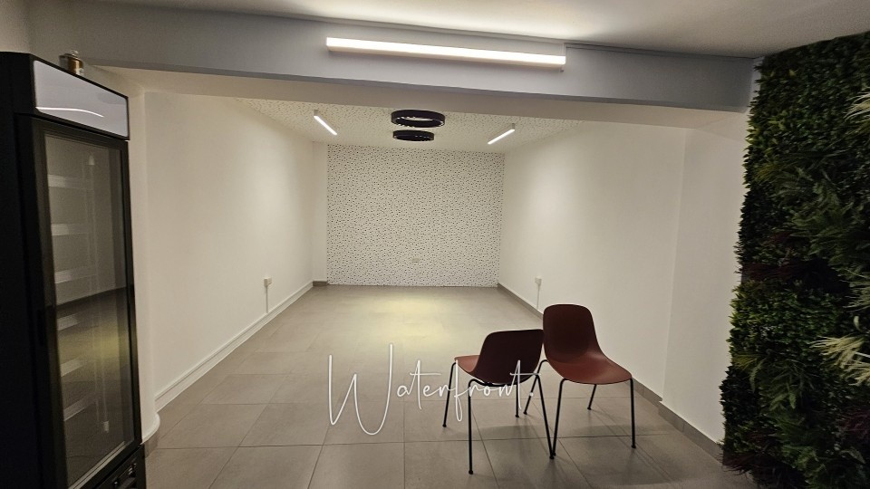 Office  For Sale  in  Anavargos