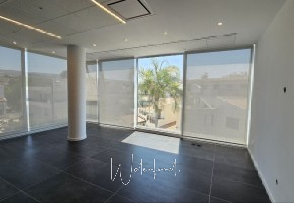 Office  For Sale  in  Anavargos