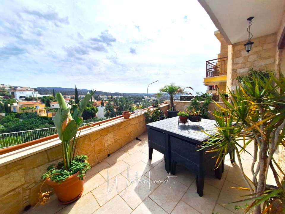 Town House For Sale  in  Peyia