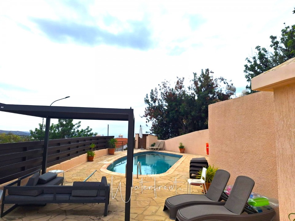 Town House For Sale  in  Peyia