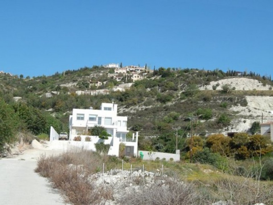 3 bedroom Vill in Tsada