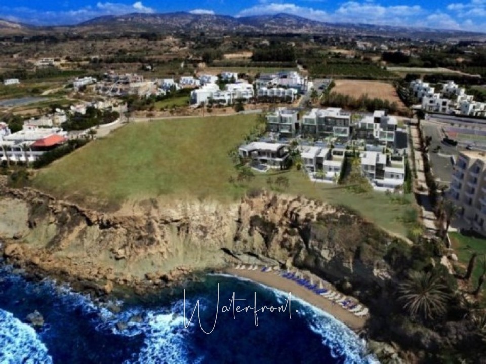 Seafront apartment in Kissonerga with garden, Paphos 