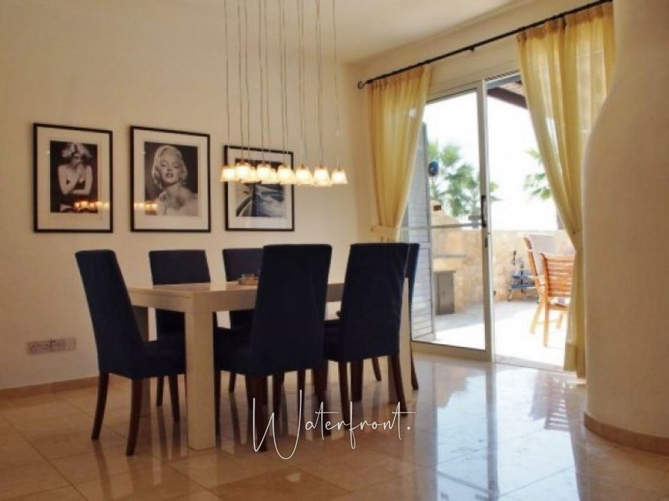 5 bedroom seafront Villa in Apollo Beach Villas, Chloraka 