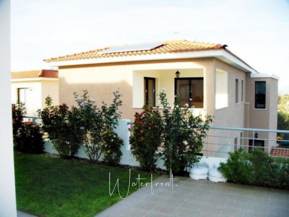 5 Bedroom Detached House in Tsada