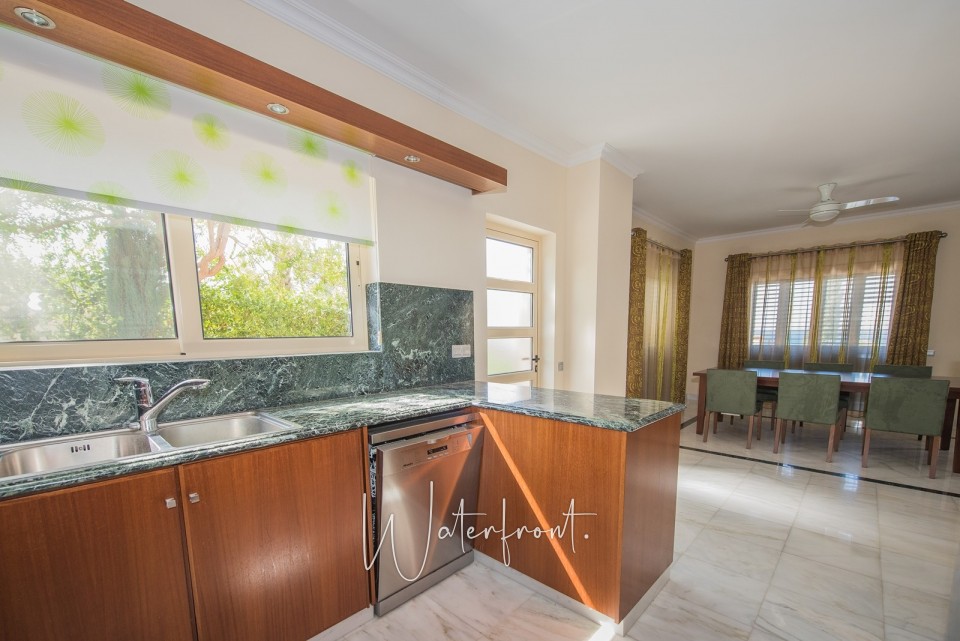 Detached Villa For Sale  in  Neo Chorio