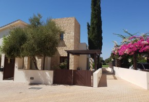 Detached Villa For Sale in Aphrodite Hills, Paphos - SL18681