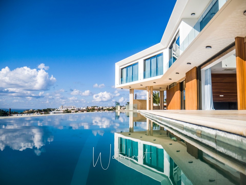 Detached Villa For Sale  in  Peyia