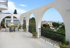 Large Veranda Facing West