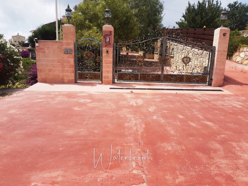 Detached Villa For Sale  in  Tsada