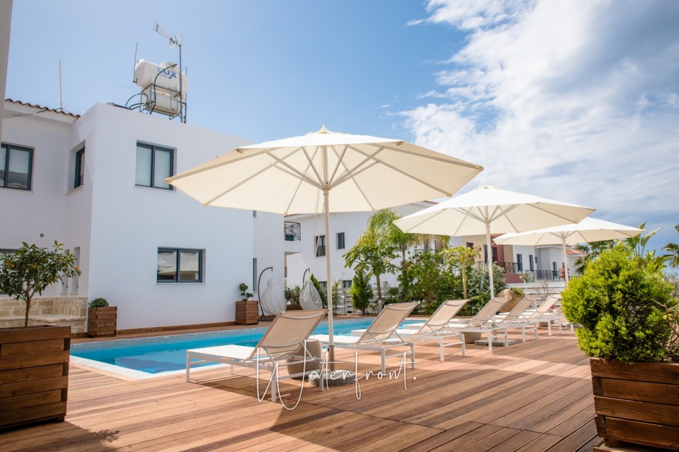 Building For Sale  in  Kissonerga