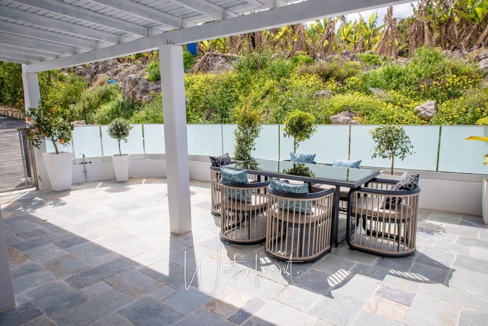 Building For Sale  in  Kissonerga