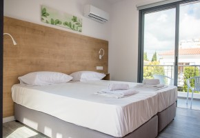 Building For Sale  in  Kissonerga