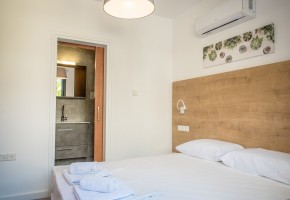 Building For Sale  in  Kissonerga