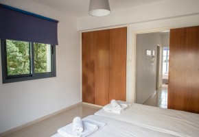 Building For Sale  in  Kissonerga