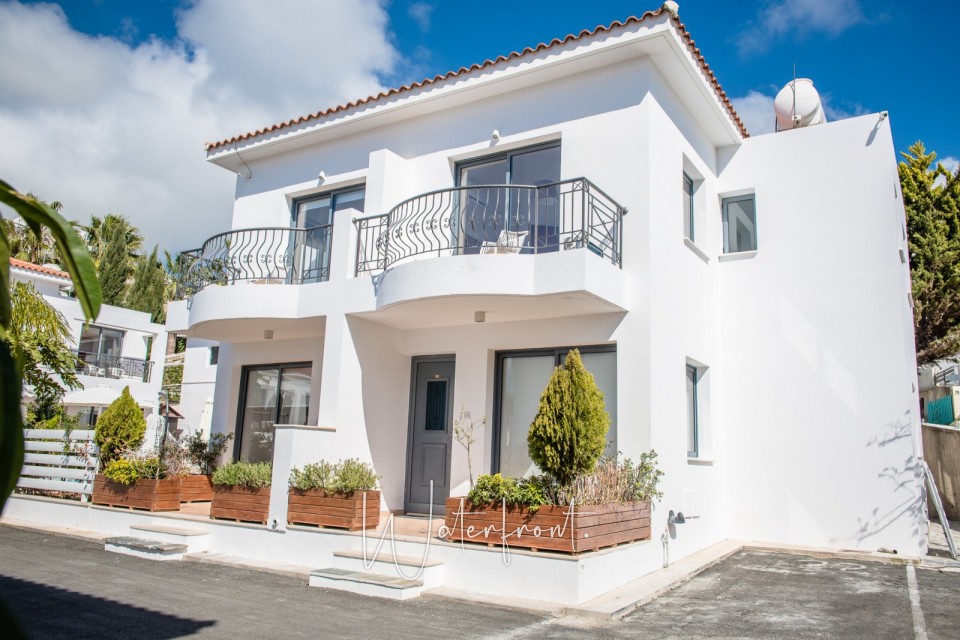 Building For Sale  in  Kissonerga