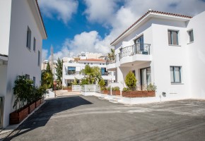 Building For Sale  in  Kissonerga