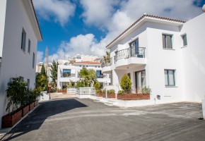 Building For Sale  in  Kissonerga