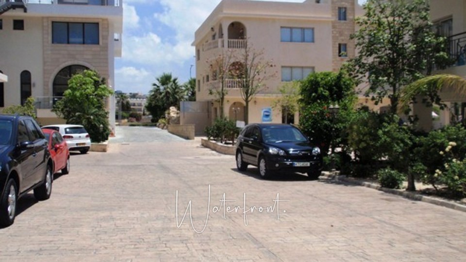 Apartment For Sale  in  Tombs of the Kings